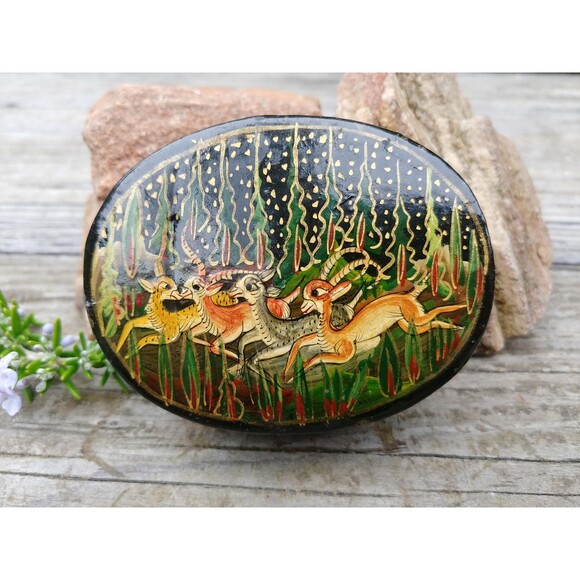 Vintage Kashmir Painted Jewelry Box, India Folk Art Collectable - Picture 3 of 10